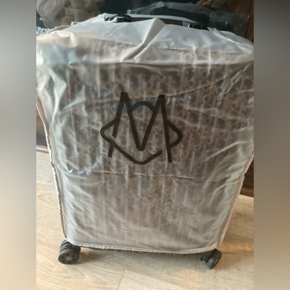 Authentic RIMOWA x DIOR luggage for carry on. - Picture 5 of 17